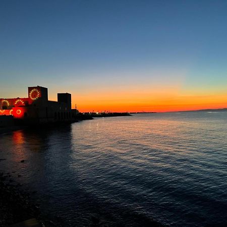 Hotel Dimora Alba Sul Mare Trani Zewnętrze zdjęcie